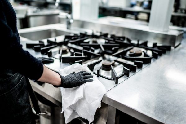 Vệ sinh bếp nhà hàng là việc cần thiết và quan trọng nhất để đảm bảo vệ sinh thực phẩm và sức khỏe người dùng. Với sản phẩm chất lượng và dịch vụ tinh ý, hình ảnh liên quan sẽ cho bạn biết cách làm sạch bếp nhà hàng và tạo không gian sạch sẽ, an toàn cho khách hàng của bạn.